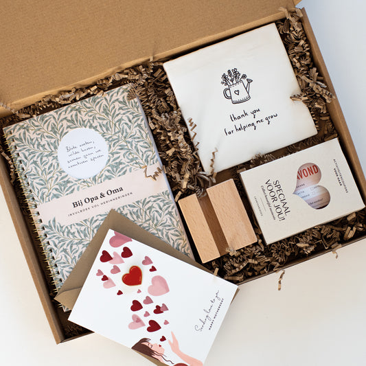 Moederdag cadeau voor oma met invulboek en activiteitencoupons