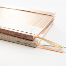 Afbeelding in Gallery-weergave laden, Weekplanner (zachtgroene cover)
